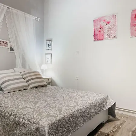 Willa Carlo House *